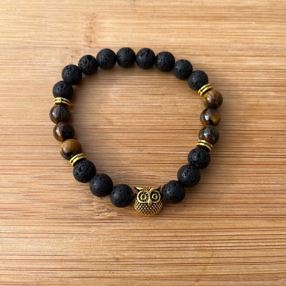 Black and Gold Beaded Owl Bracelet - Picture 5 of 9